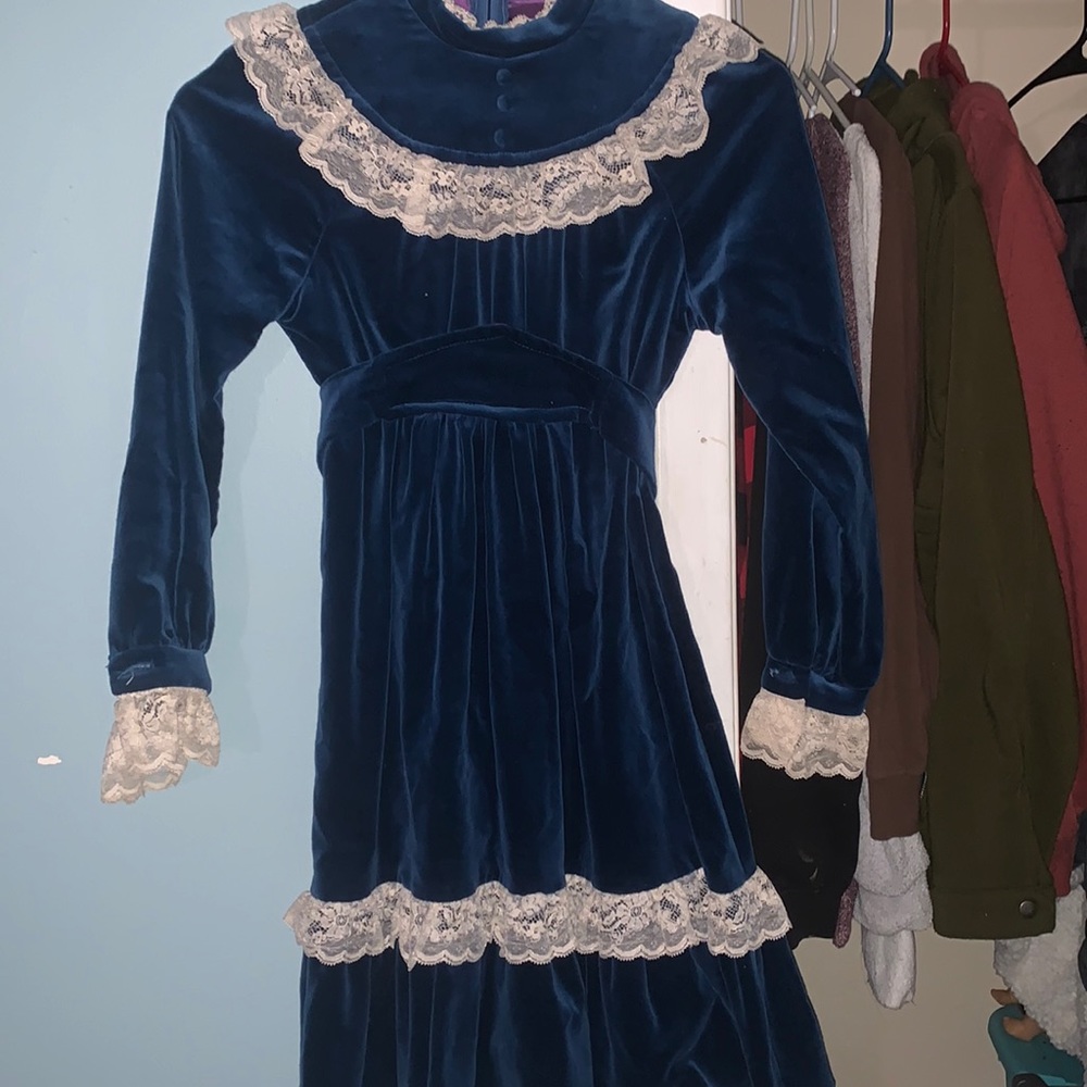 Brand Kisses by Dorissa. Size 8. Color Blue